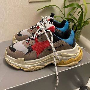 ❌sold❌they come with the original box, tags, extra laces and dust bag.